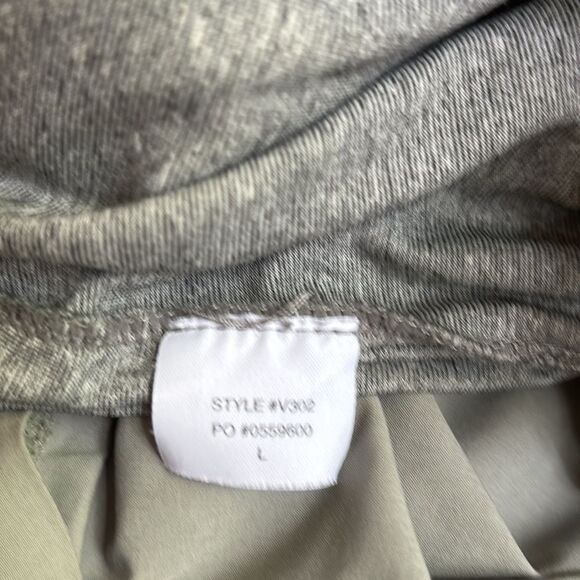 Vuori Kore Short in Stormy Size L - Picture 8 of 10